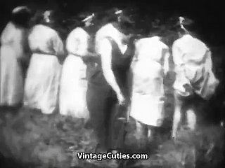 I live-in lover arrapati vengono sculacciati in Woods (Vintage degli anni '30)