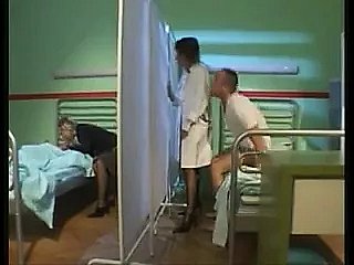 Female keeping disjointedly a hot hospital 4-way