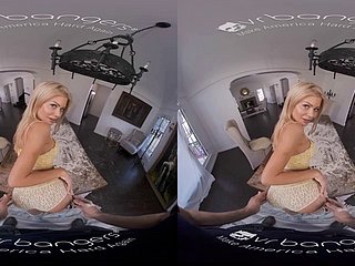 VR Bangers Bir sürtük ev hanımı ile harika pişirme dersi VR porno